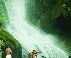 T-CA Guest House & Resto