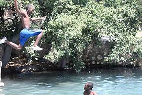 T-CA Guest House & Resto