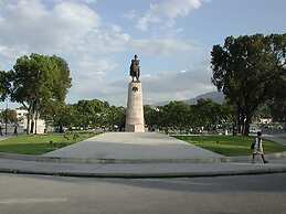 T-CA Guest House & Resto