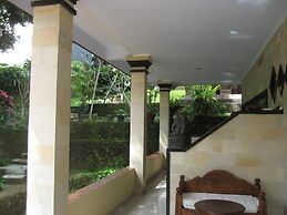 Ubud Wins Bungalow