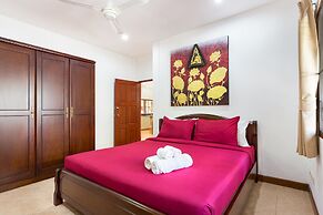 Blissful Jacuzzi Living at Villa Nikkie2