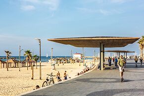 Premium suites on Beach Ben Yehuda 43