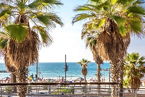 Premium suites on Beach Ben Yehuda 43