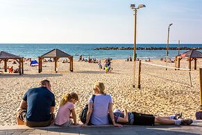 Premium suites on Beach Ben Yehuda 43