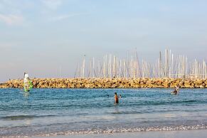 Premium suites on Beach Ben Yehuda 43