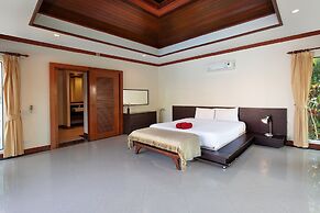 Boutique 3BR Pool Villa Bianca NaiHarn