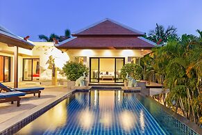 Boutique 3BR Pool Villa Bianca NaiHarn