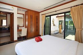 Boutique 3BR Pool Villa Bianca NaiHarn