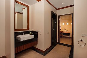 Boutique 3BR Pool Villa Bianca NaiHarn