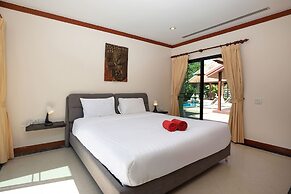 Boutique 3BR Pool Villa Bianca NaiHarn