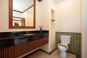 Boutique 3BR Pool Villa Bianca NaiHarn