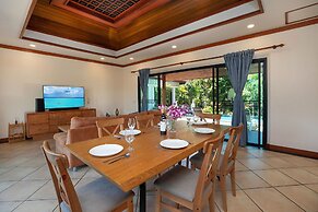 Boutique 3BR Pool Villa Bianca NaiHarn