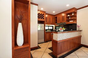 Boutique 3BR Pool Villa Bianca NaiHarn