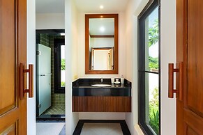 Boutique 3BR Pool Villa Bianca NaiHarn