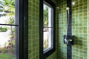 Boutique 3BR Pool Villa Bianca NaiHarn