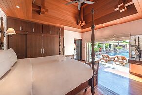 Generous 6BR Balinese Pool Villa Sophia