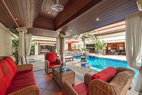 Generous 6BR Balinese Pool Villa Sophia