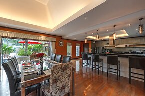 Generous 6BR Balinese Pool Villa Sophia