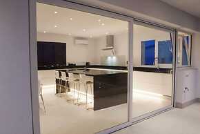 Luxury villa with heated pool