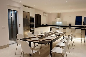 Luxury villa with heated pool