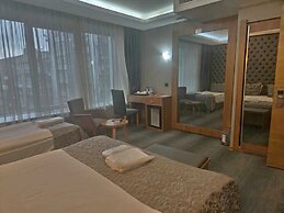 Grand Silay Hotel