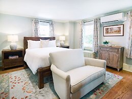 The Red Fox Inn & Tavern