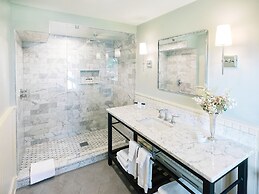 The Red Fox Inn & Tavern