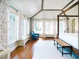 The Red Fox Inn & Tavern