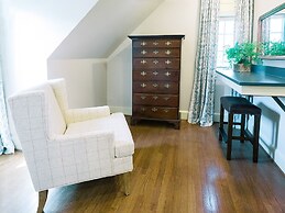 The Red Fox Inn & Tavern