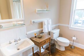 The Red Fox Inn & Tavern