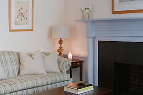 The Red Fox Inn & Tavern