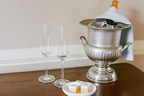 The Red Fox Inn & Tavern