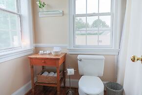 The Red Fox Inn & Tavern