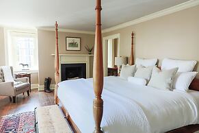 The Red Fox Inn & Tavern