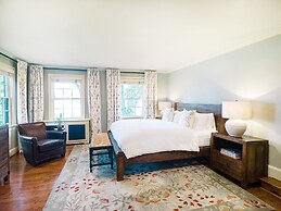 The Red Fox Inn & Tavern