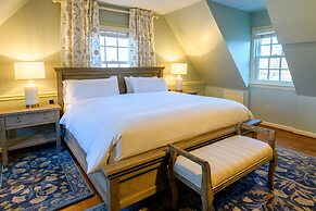 The Red Fox Inn & Tavern