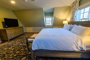 The Red Fox Inn & Tavern