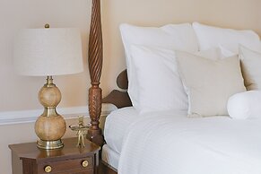 The Red Fox Inn & Tavern