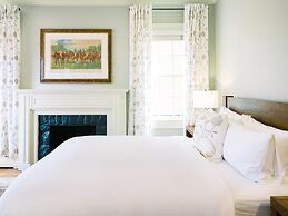 The Red Fox Inn & Tavern