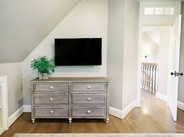 The Red Fox Inn & Tavern