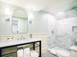 The Red Fox Inn & Tavern