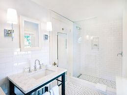 The Red Fox Inn & Tavern