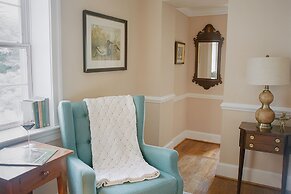 The Red Fox Inn & Tavern