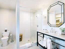 The Red Fox Inn & Tavern