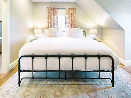 The Red Fox Inn & Tavern