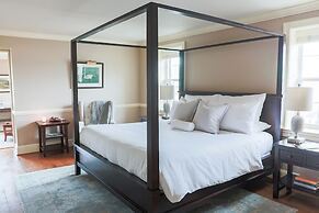 The Red Fox Inn & Tavern