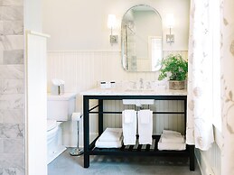 The Red Fox Inn & Tavern