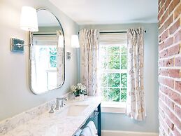 The Red Fox Inn & Tavern