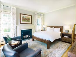 The Red Fox Inn & Tavern