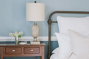 The Red Fox Inn & Tavern